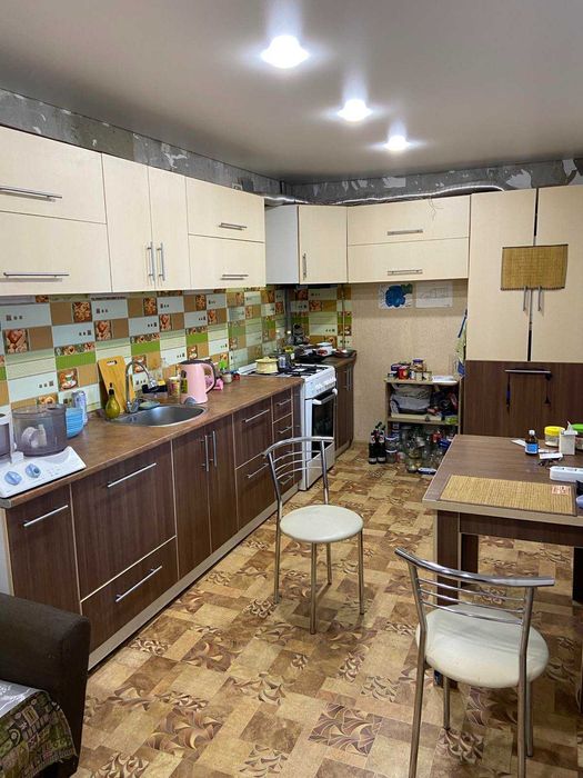 Продам 3 трьох кімнатну квартиру площею 117 кв. м.