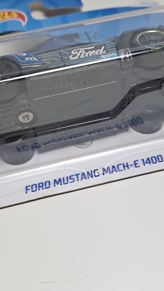 Hotwheels Ford Mustang Mach E 1400 - Treasure Hunt