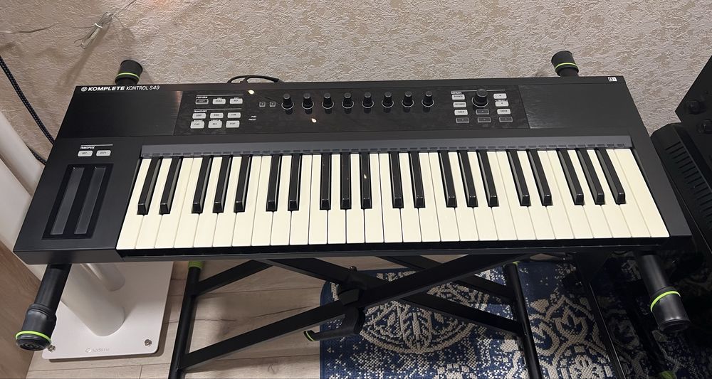 MIDI-клавіатура Native Instruments S49 mk1