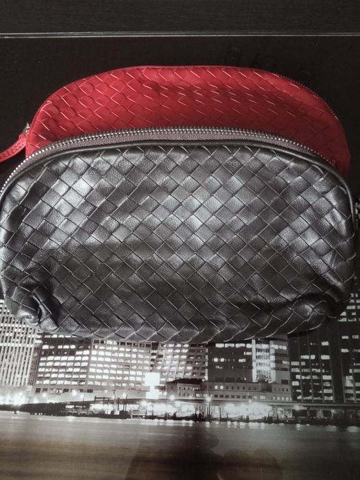 Продам клатч Bottega Veneta
