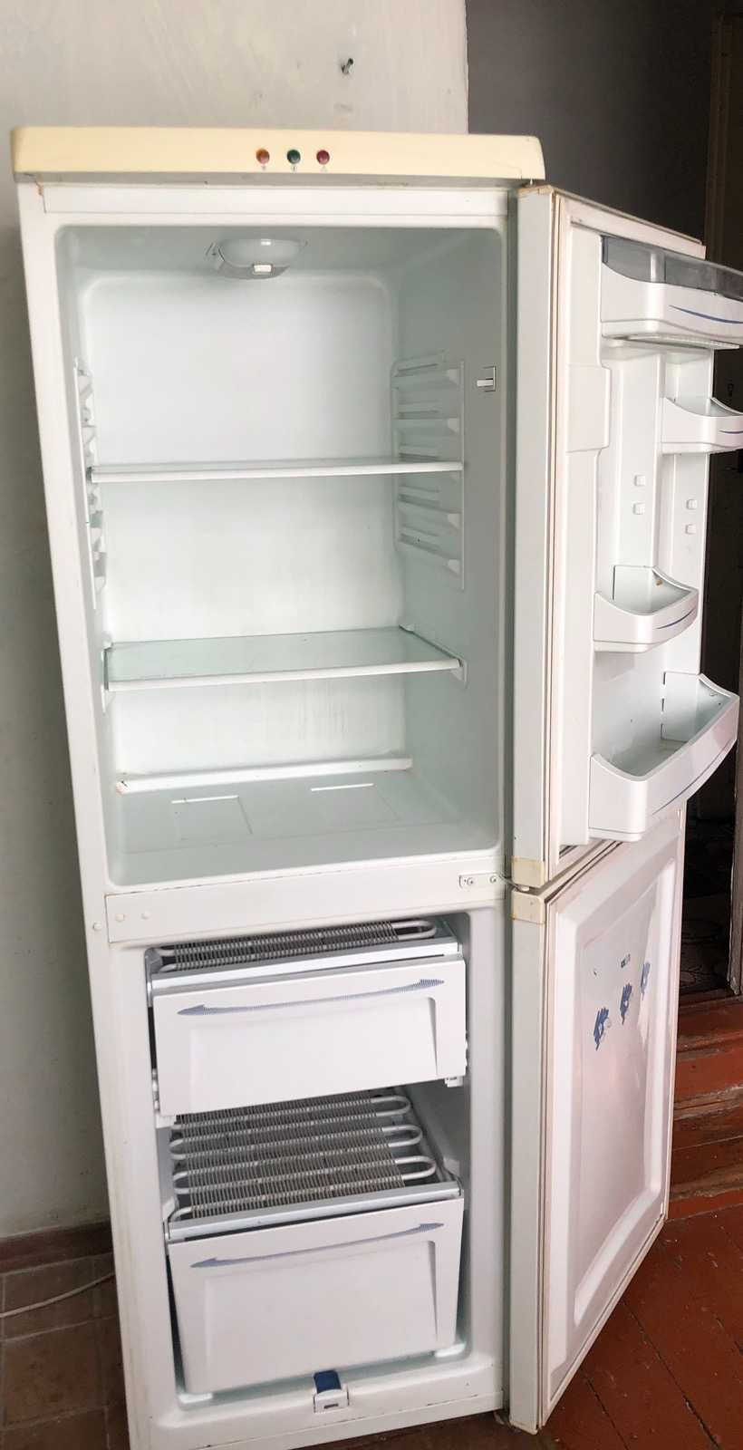 Холодильник Bess