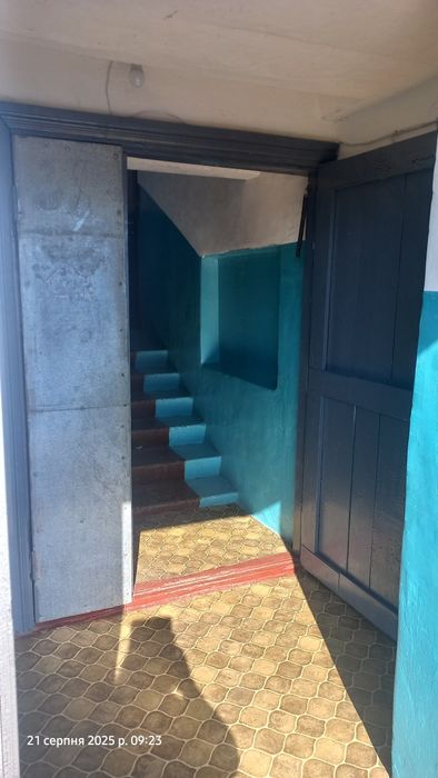 Продам вхідні двері в під'їзд