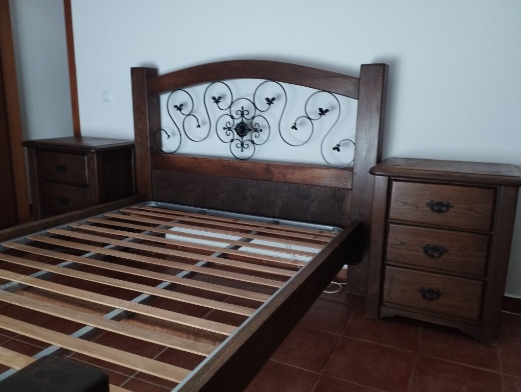 Cama madeira maciça