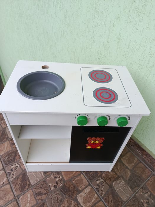 Дитяча дерев'яна кухня