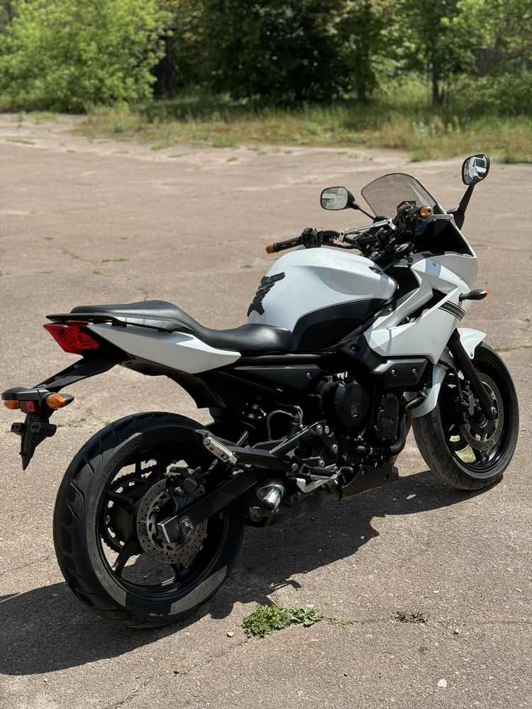 Мот з Японіі Ямаха YAMAHA XJ6 diversion