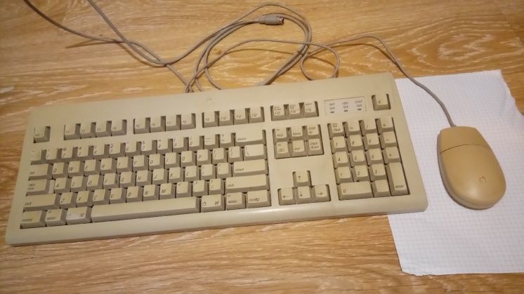 Клавиатура Apple macintosh ретро клавиатура с мышкой макинтош эпл Mac