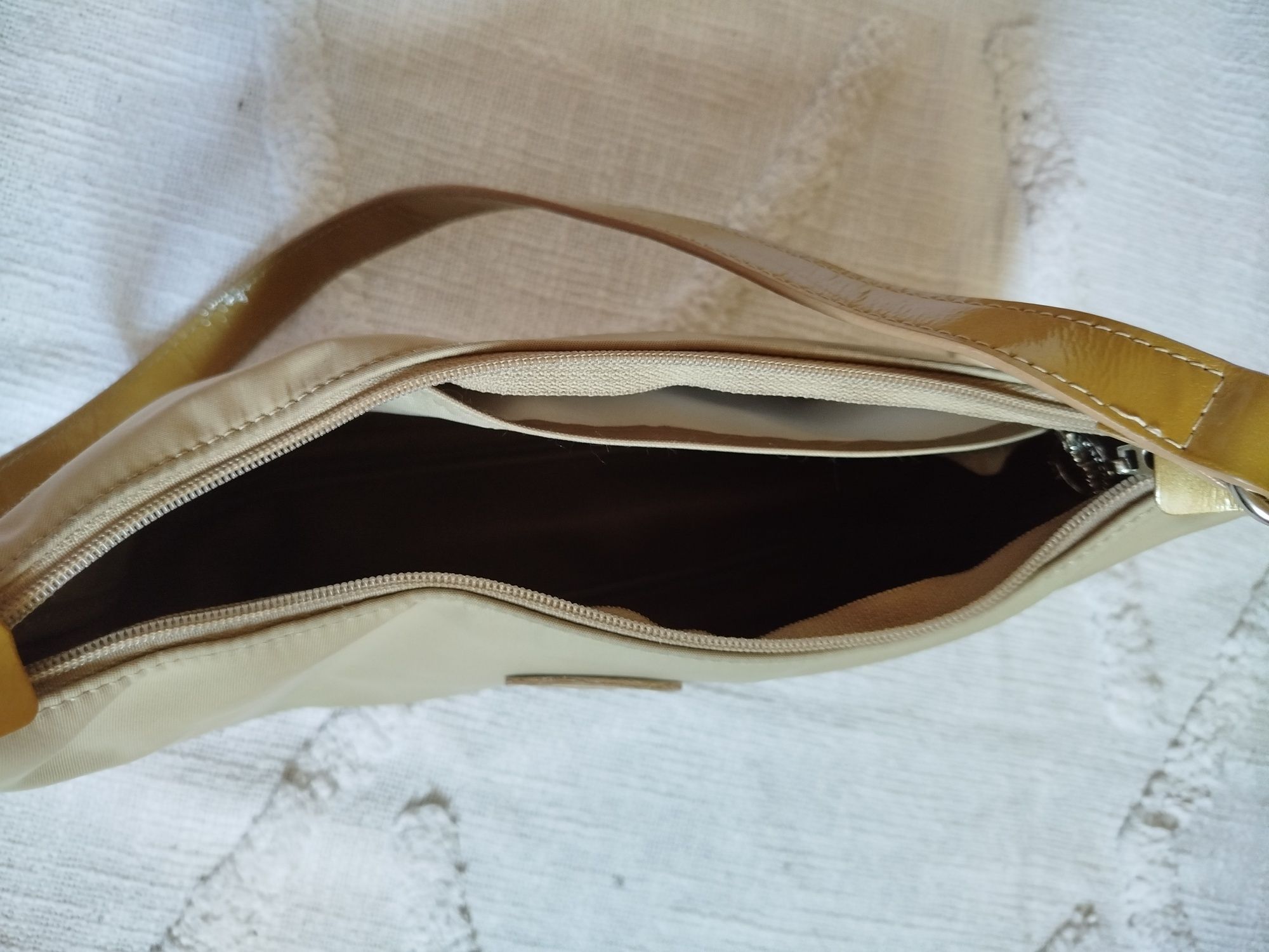 Сумка багет Longchamp з полотна та шкіри бежевого кольору