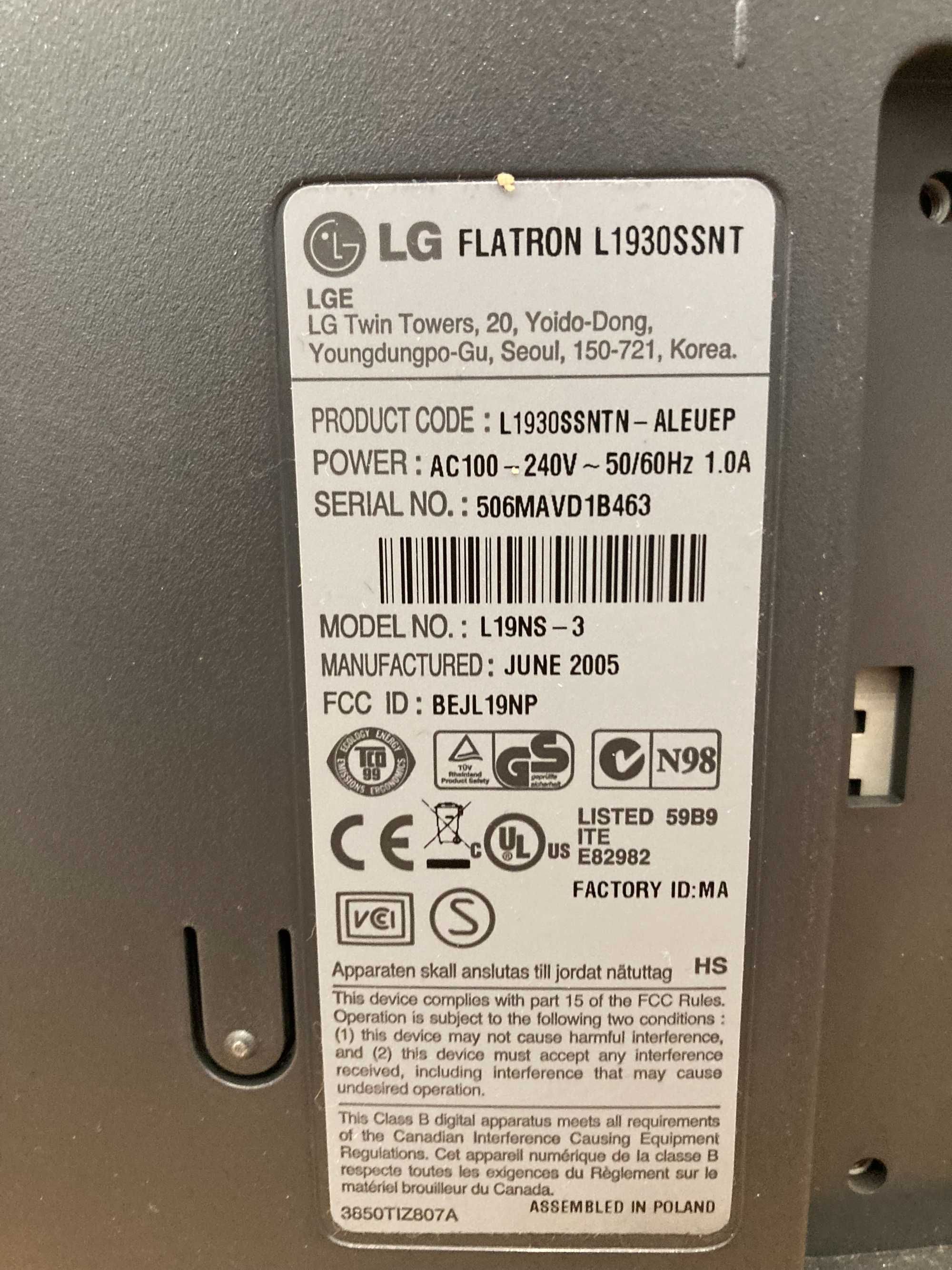 Monitor LCD LG FLATRON 19 cali L1930SSNT sprawny 100% z przewodami.