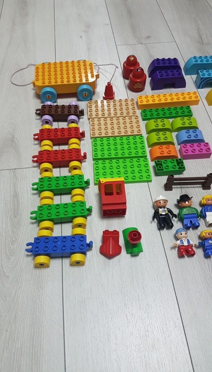 Лего Duplo паровоз, тварини, каталка, фігурки. Lego Duplo конструктор