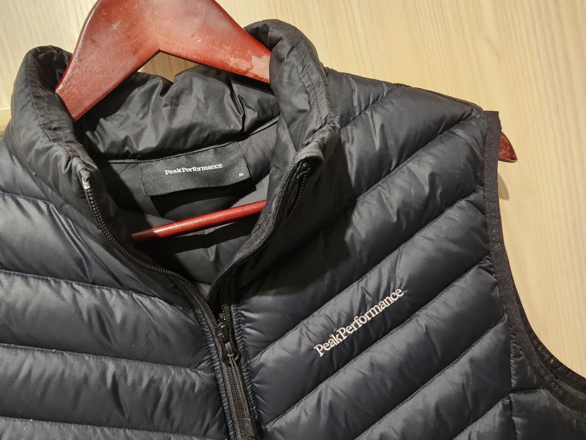 Kamizelka puchowa Peak Performance W Frost Down Vest XL damska