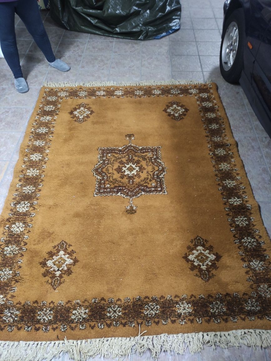 Tapete Castanho de origem Marrocos