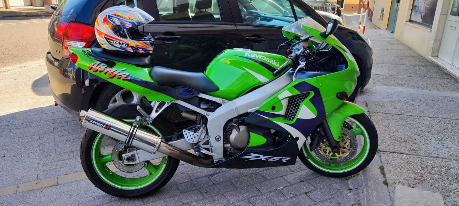 Kawasaki Ninja -Exemplar com tudo em dia (Kawasaki zx6r Ninja)
