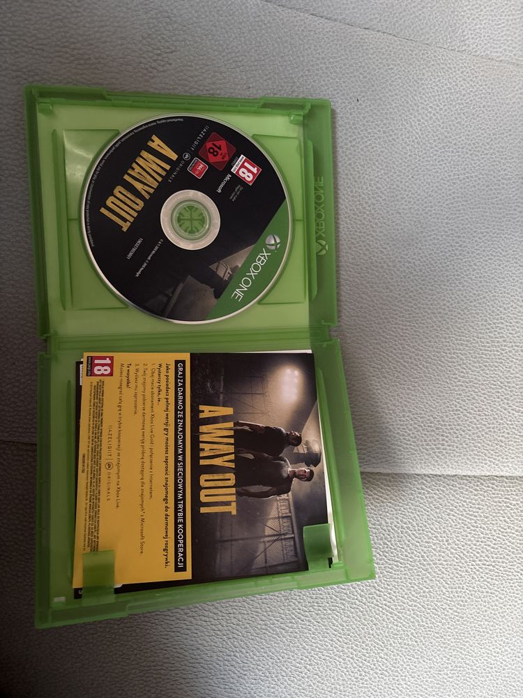 A way out xbox one/S/X gra z pudełkiem