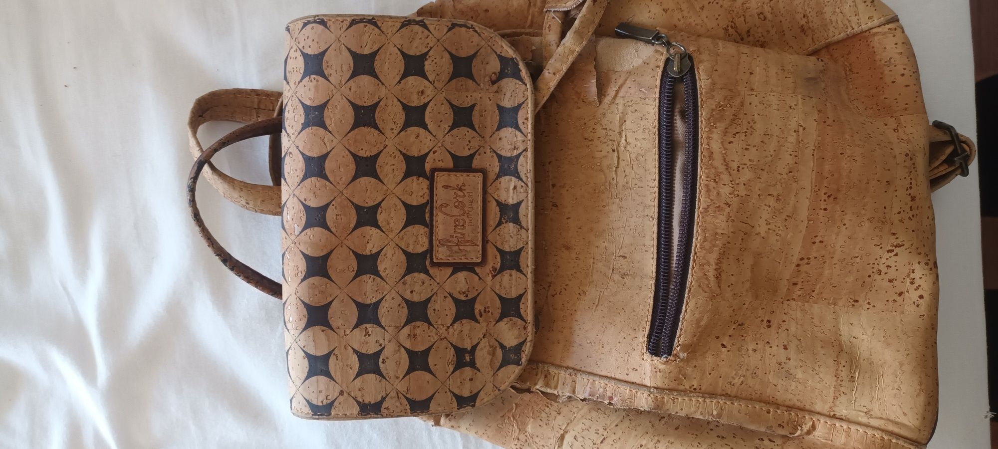 Mochila cortiça usada