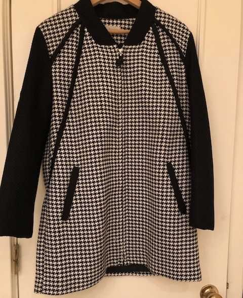 Elegante casaco senhora, preto e branco, marca Hongo.