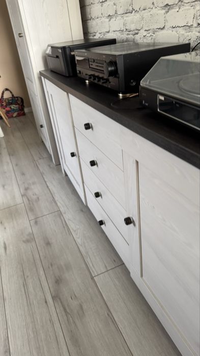 Komoda Hesen / Porto / Antwerpen BlackRedWhite