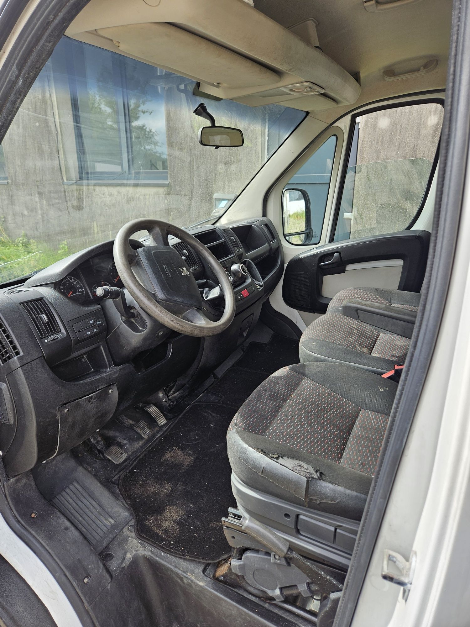 Peugeot Boxer  2014 r brygadowka 7 miejsc