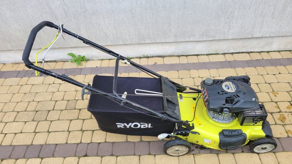 Kosiarka z nepędem ryobi subaru ea190V z koszem