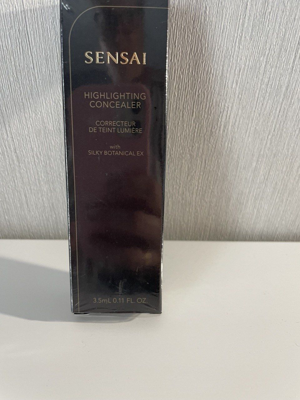 Консилер для лица Sensai