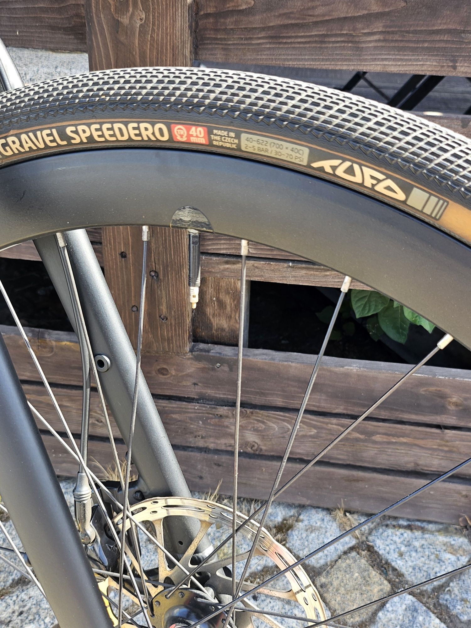 Bicicleta eléctrica e bike gravel KTM