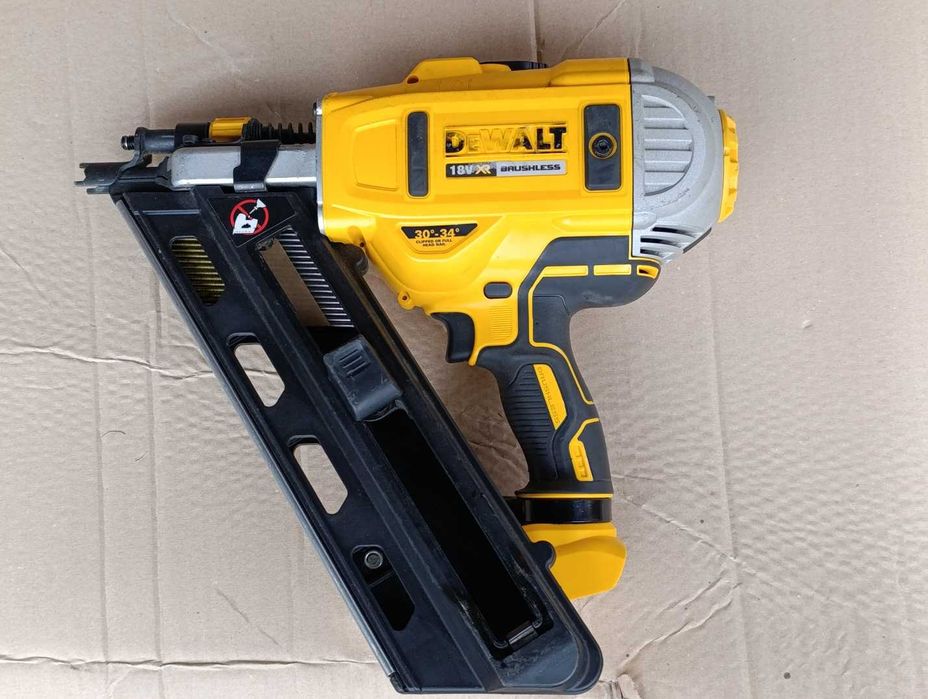 Dewalt DCN692 type 3 Gwoździarka akumulatorowa 18V BODY uszkodzone