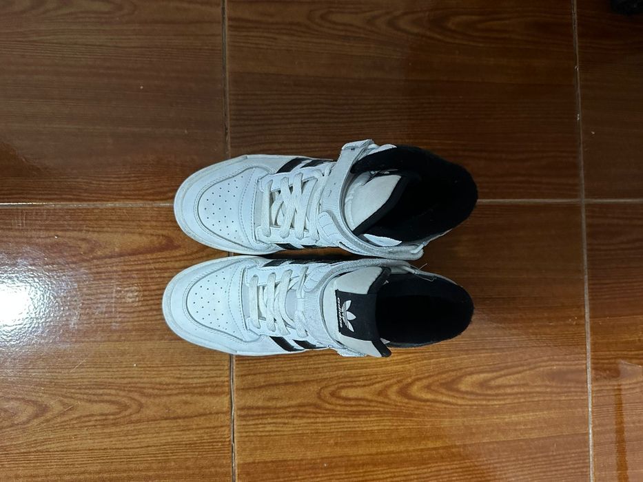 Sapatilhas Adidas n. 38.5