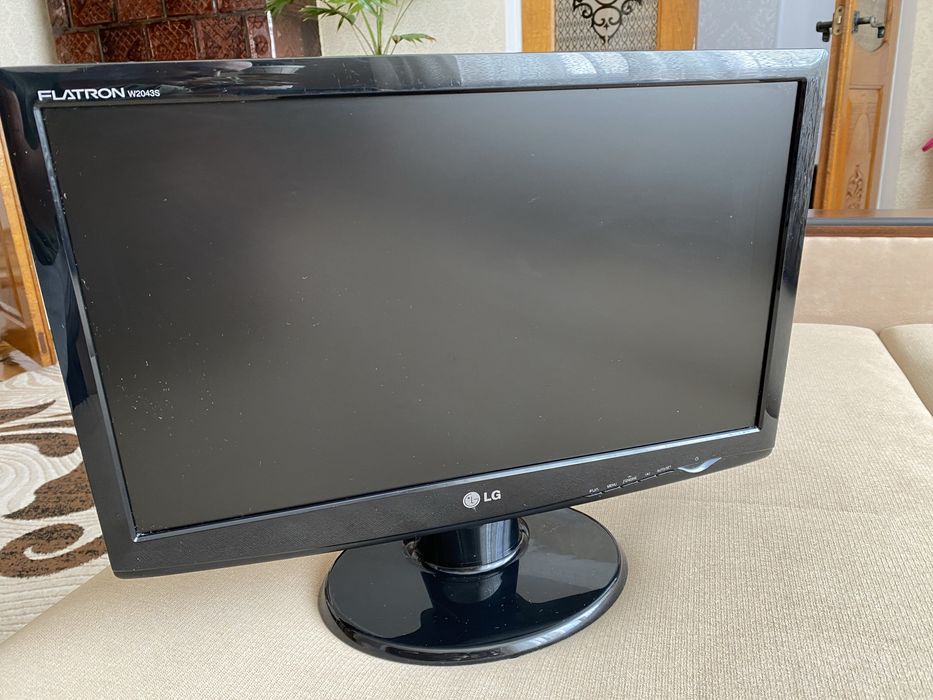 Монітор LG W2043SV