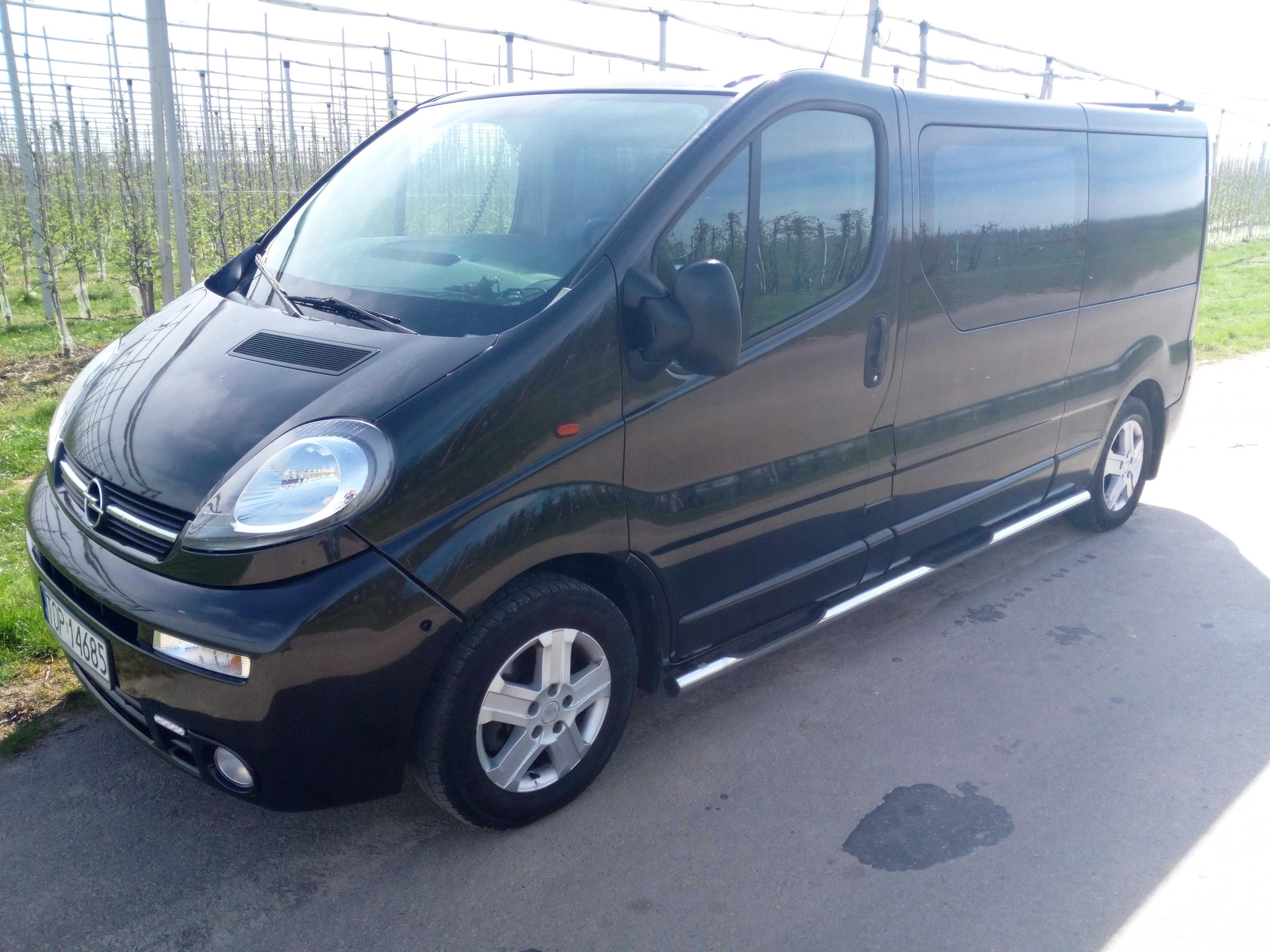 Opel Vivaro 1,9tdi long 6 osob