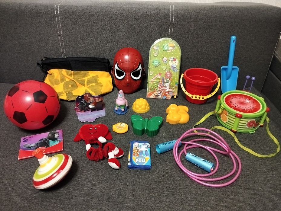 Віддам пакет іграшок