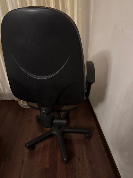 Крісло офісне