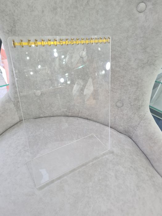 Stojak na biżuterię transparentny