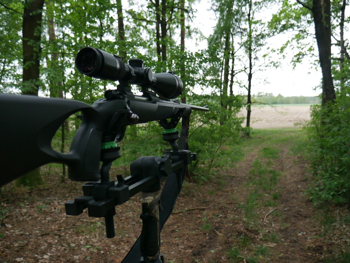 Pastorał myśliwski automatyczny Fiery Deer 4 + Wspornik 2 punkty podpa