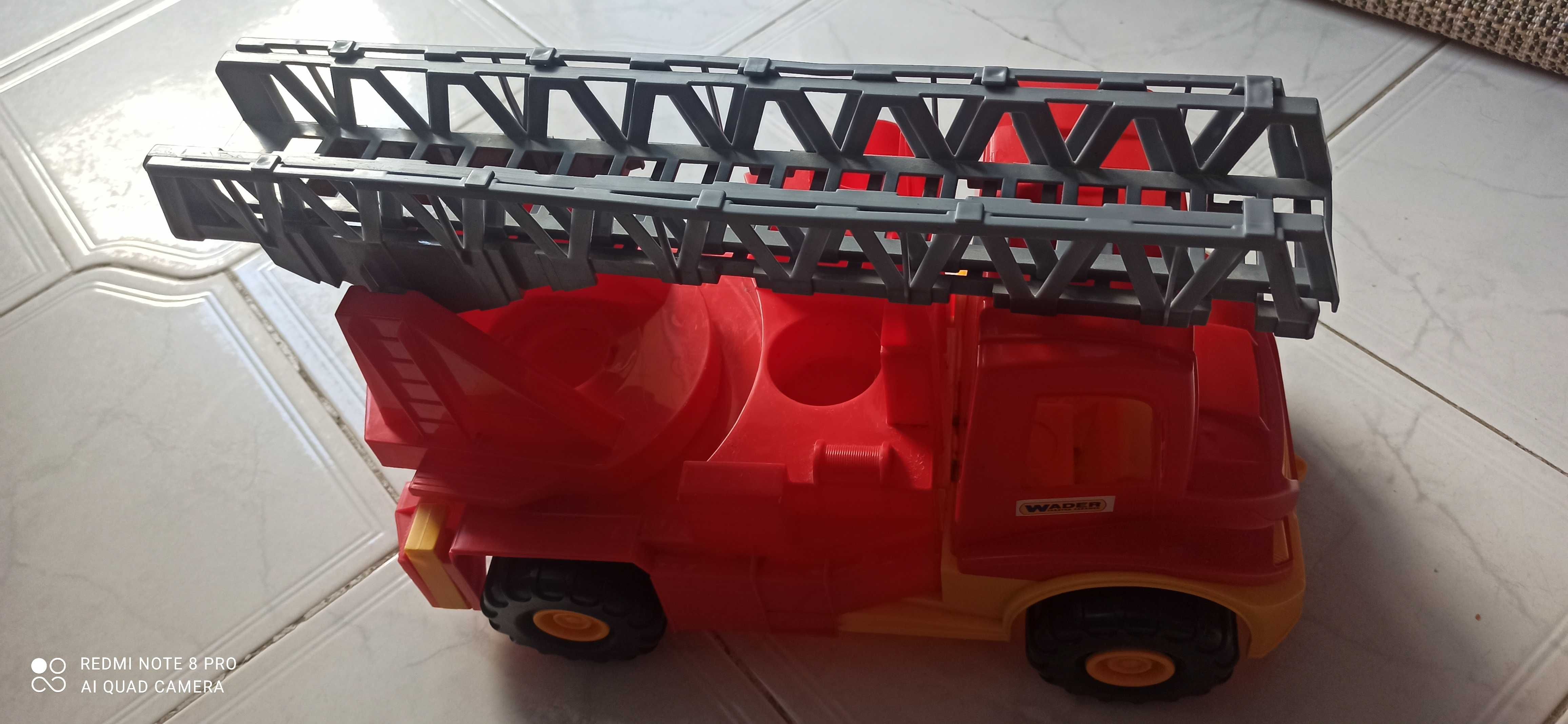 WADER duży wóz strażacki + ciężarówka