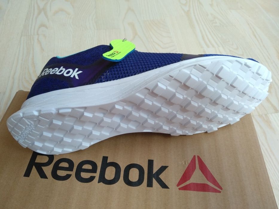 Reebok - оригинал! Новые кроссовки куплены в США! 41 размер.