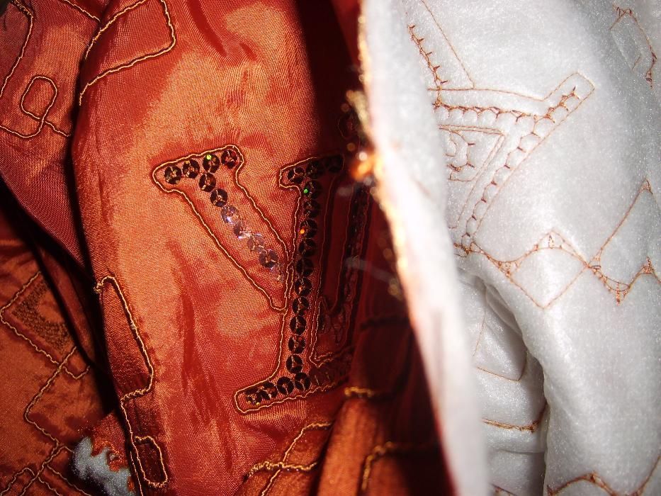 Ткань плащевка стеганная на синтепоне