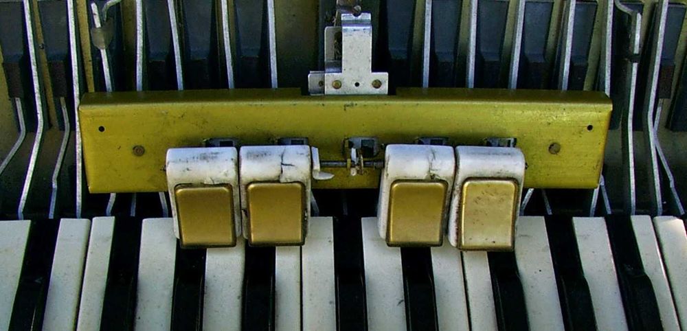 Akordeon.Korpus strona melodyczna Firotti 120 bas