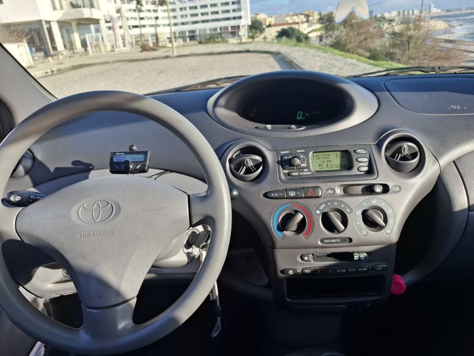Toyota     yaris