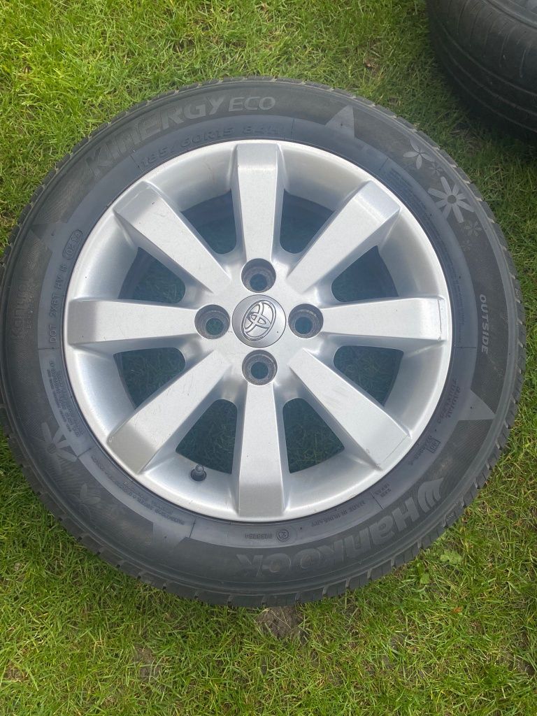 Sprzedam koła letnie 185/60r15 (opony i felgi) nie toyota suzuki honda