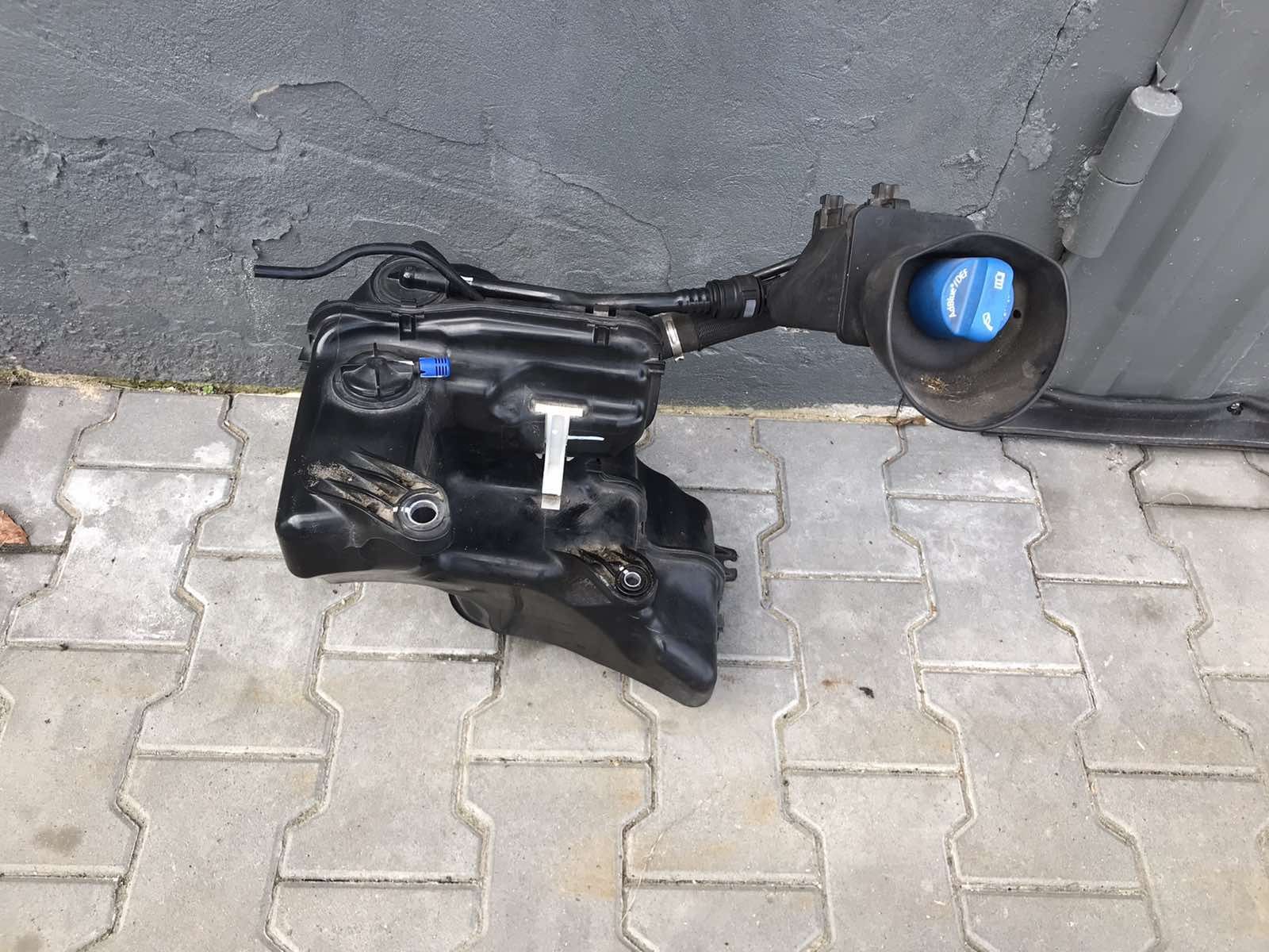 Бак ADBLUE Caddy 15-20р бачок АДБЛЮ бу Кадді 2K5131887A