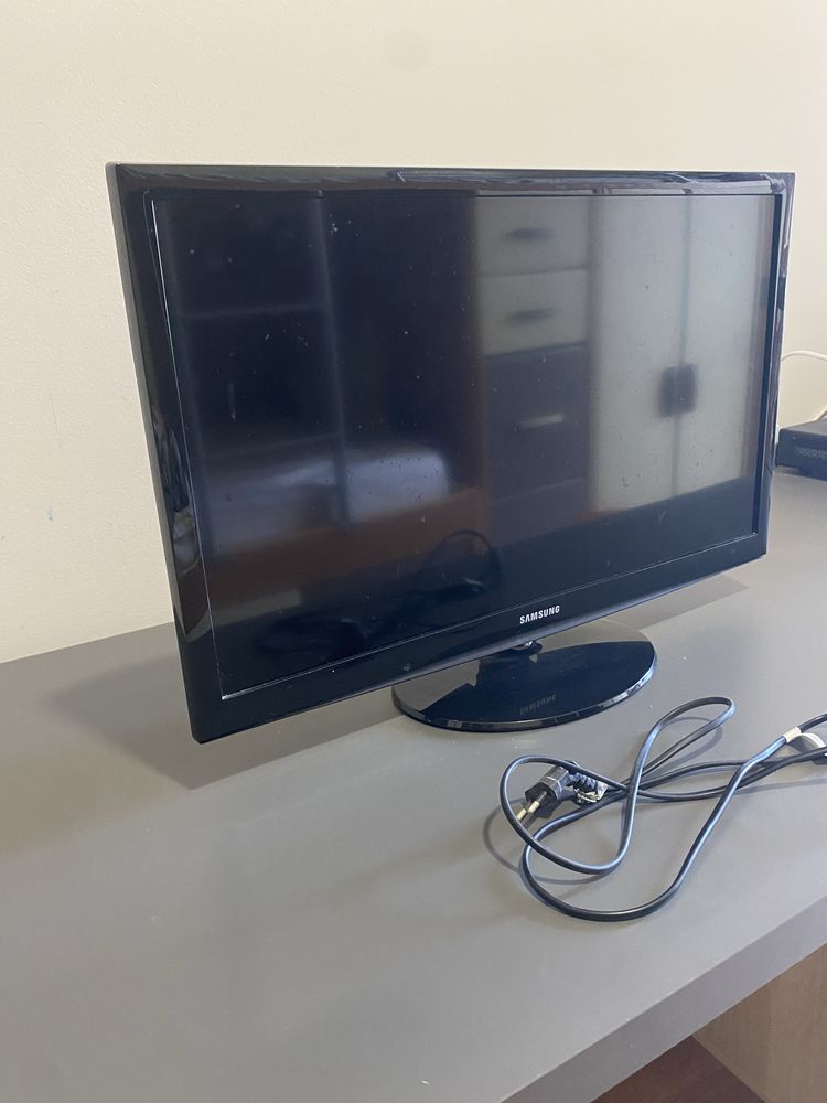 Monitor Samsung T24D310EW 59,9 cm (23.6") HD Preto 250 cd/m²
