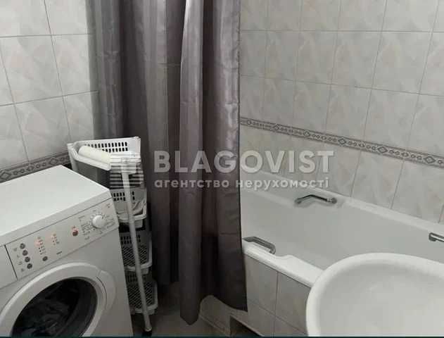 Продаж 3х кімнатної квартири, Лівобережна, Совмін, Шептицького 3-Б