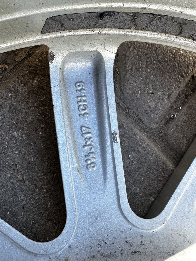 Диски 4*100 R17 Reno