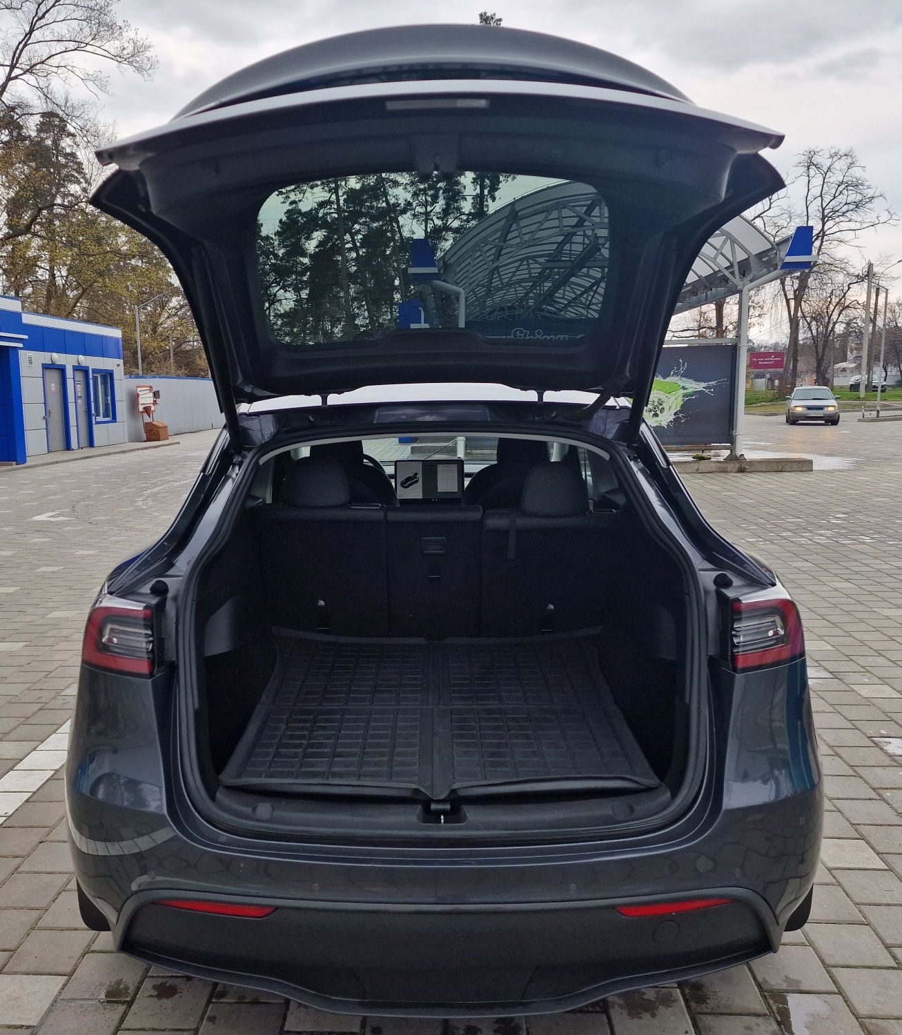 Продам авто Tesla model Y