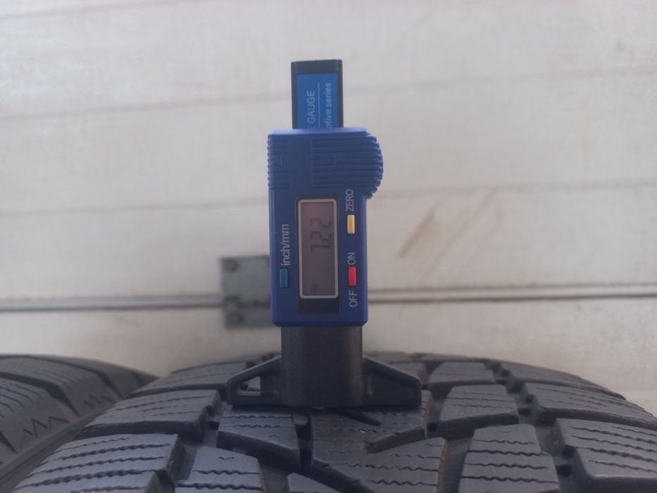 Opony zimowe Radar 225/60/17 103V