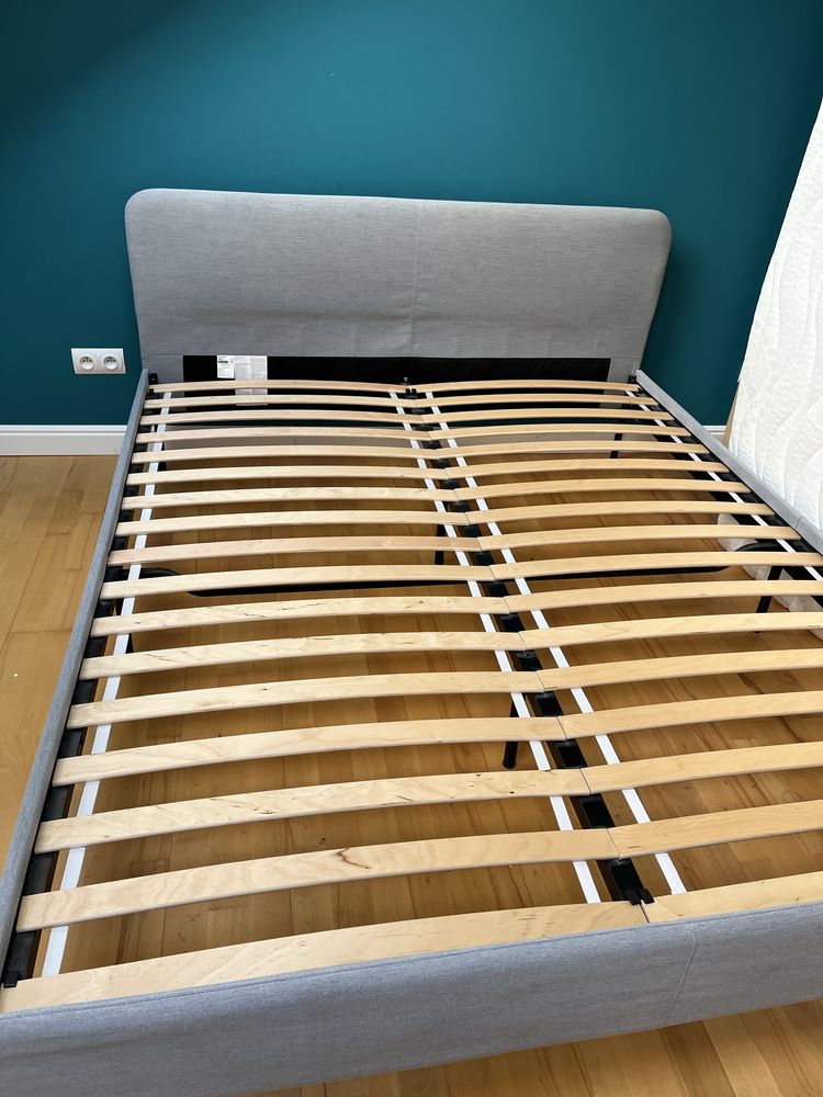 Łozko ikea slattum
