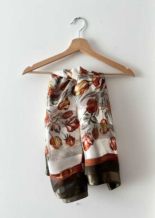 Zielona pomarańczowa chusta apaszka w kwiaty damska