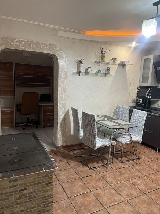 Житловий будинок з мансардою