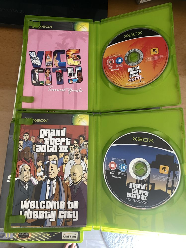 XBOX classic com comando e 6 jogos