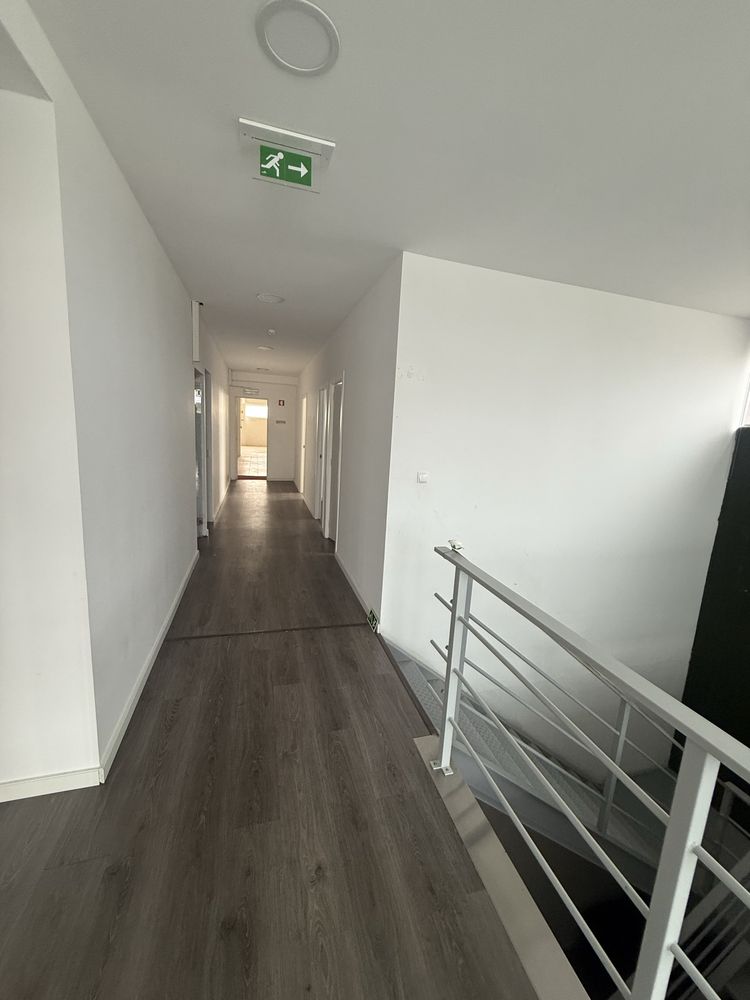 Aluga-se Pavilhão Amadora 1.000m2