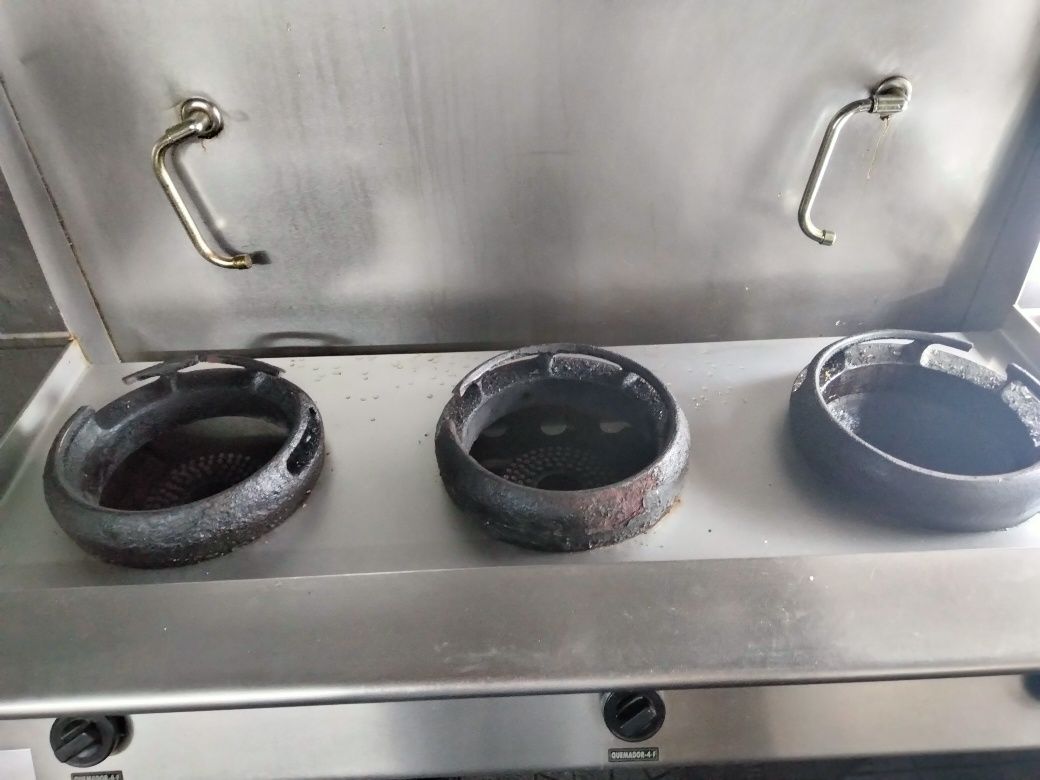 Fogão  Chinês WOK 2 queimadores normais e um Turbo